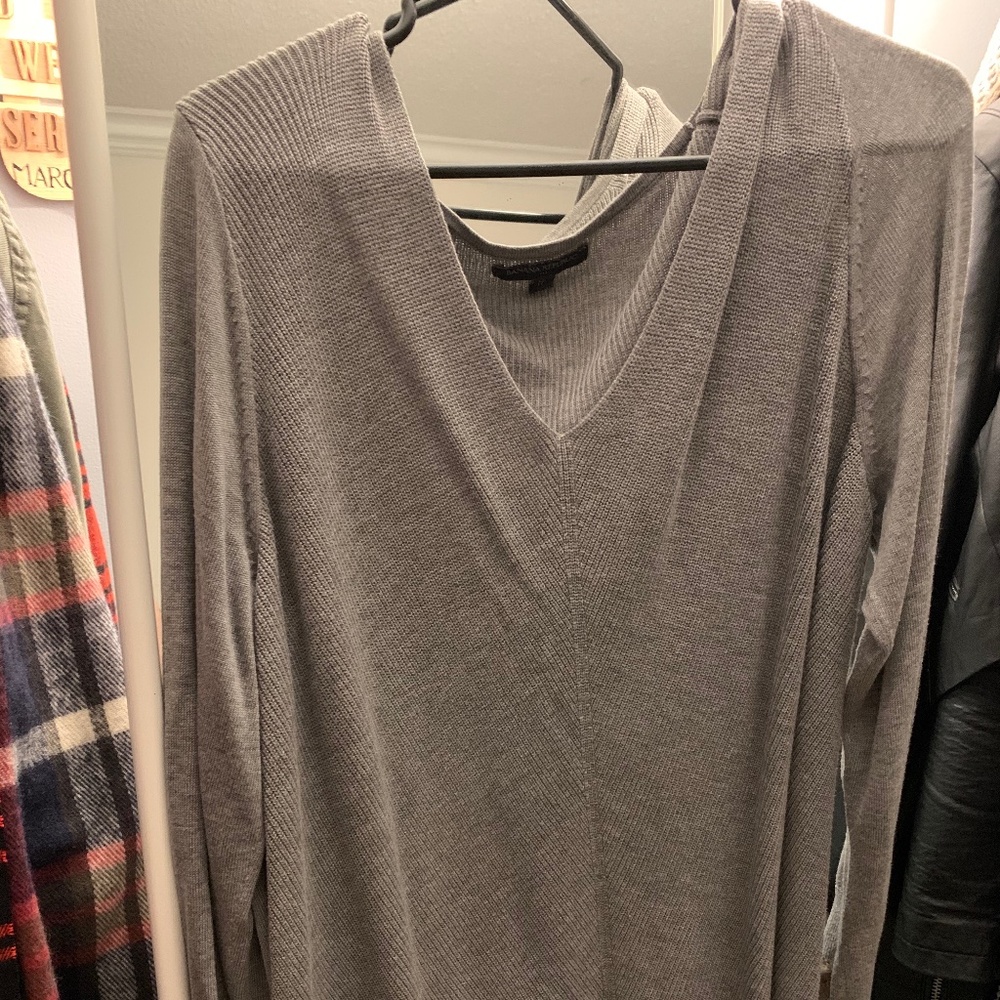 V-Neck sweater